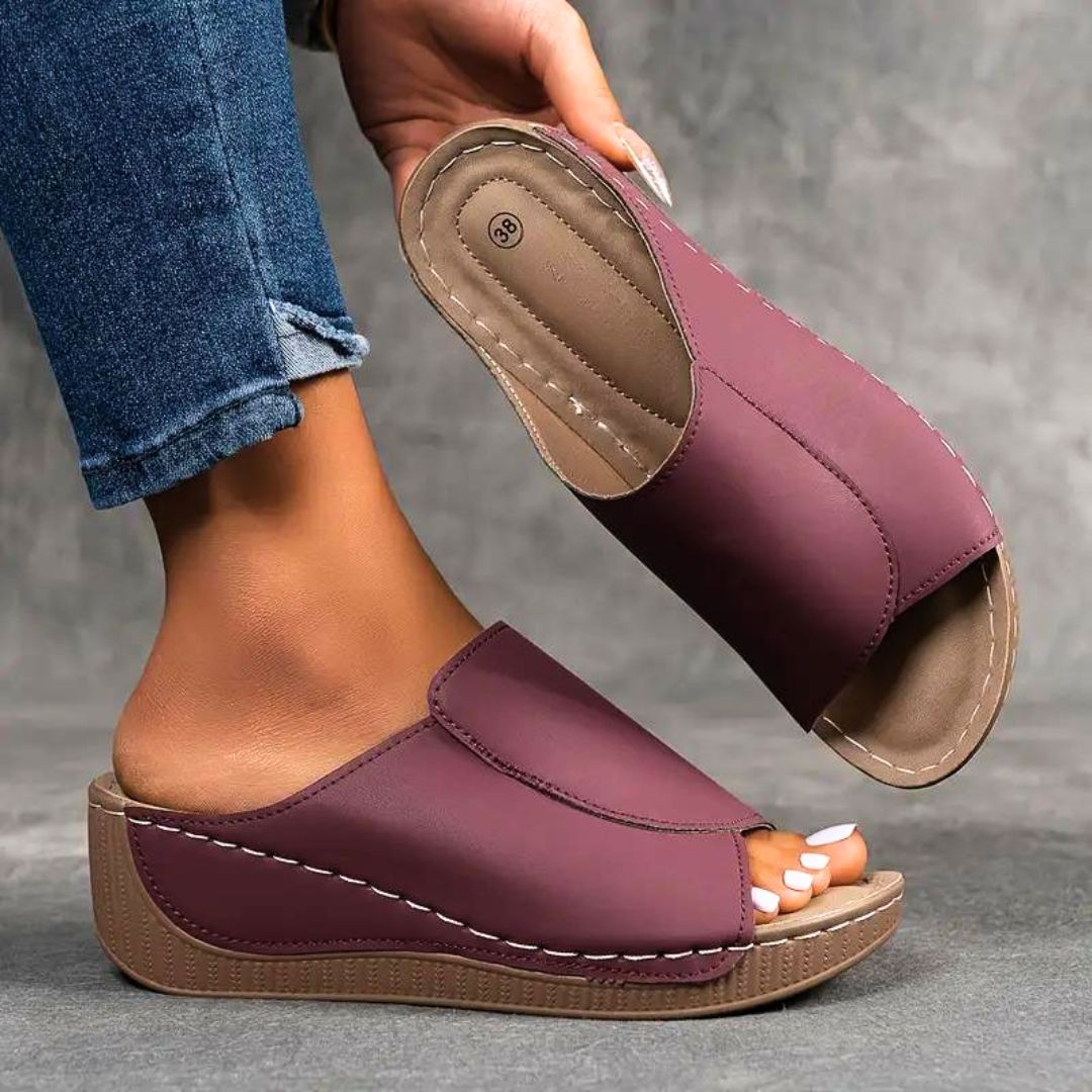 LindraSandal – Ergonomic Non-Slip Sandals for Pain Relief