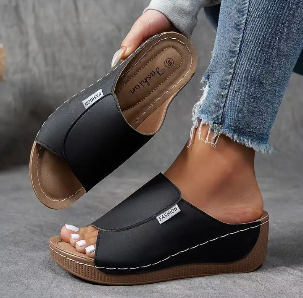 LindraSandal – Ergonomic Non-Slip Sandals for Pain Relief