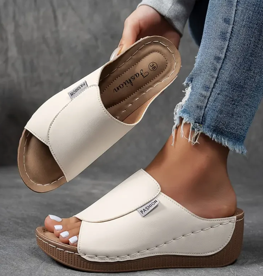 LindraSandal – Ergonomic Non-Slip Sandals for Pain Relief