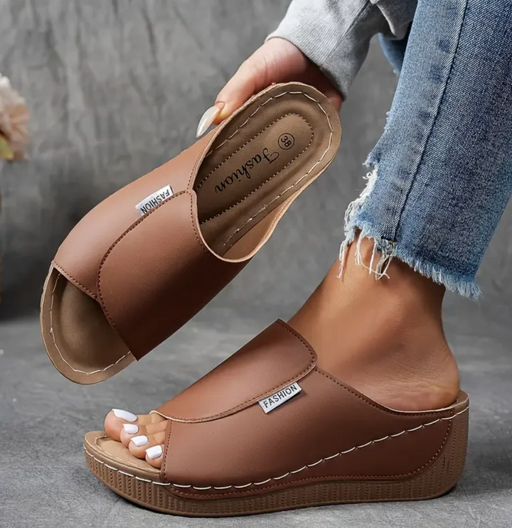 LindraSandal – Ergonomic Non-Slip Sandals for Pain Relief