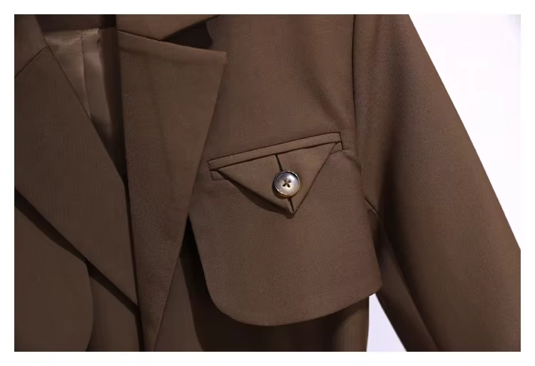 Layla™ - Chic Chain Belt Blazer